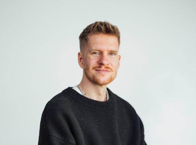 Knstler:innen / Dieser Johnny